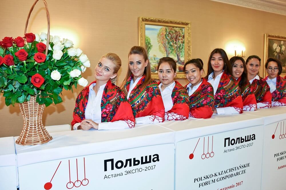Hostessy z agencji na Expo w Kazachstanie